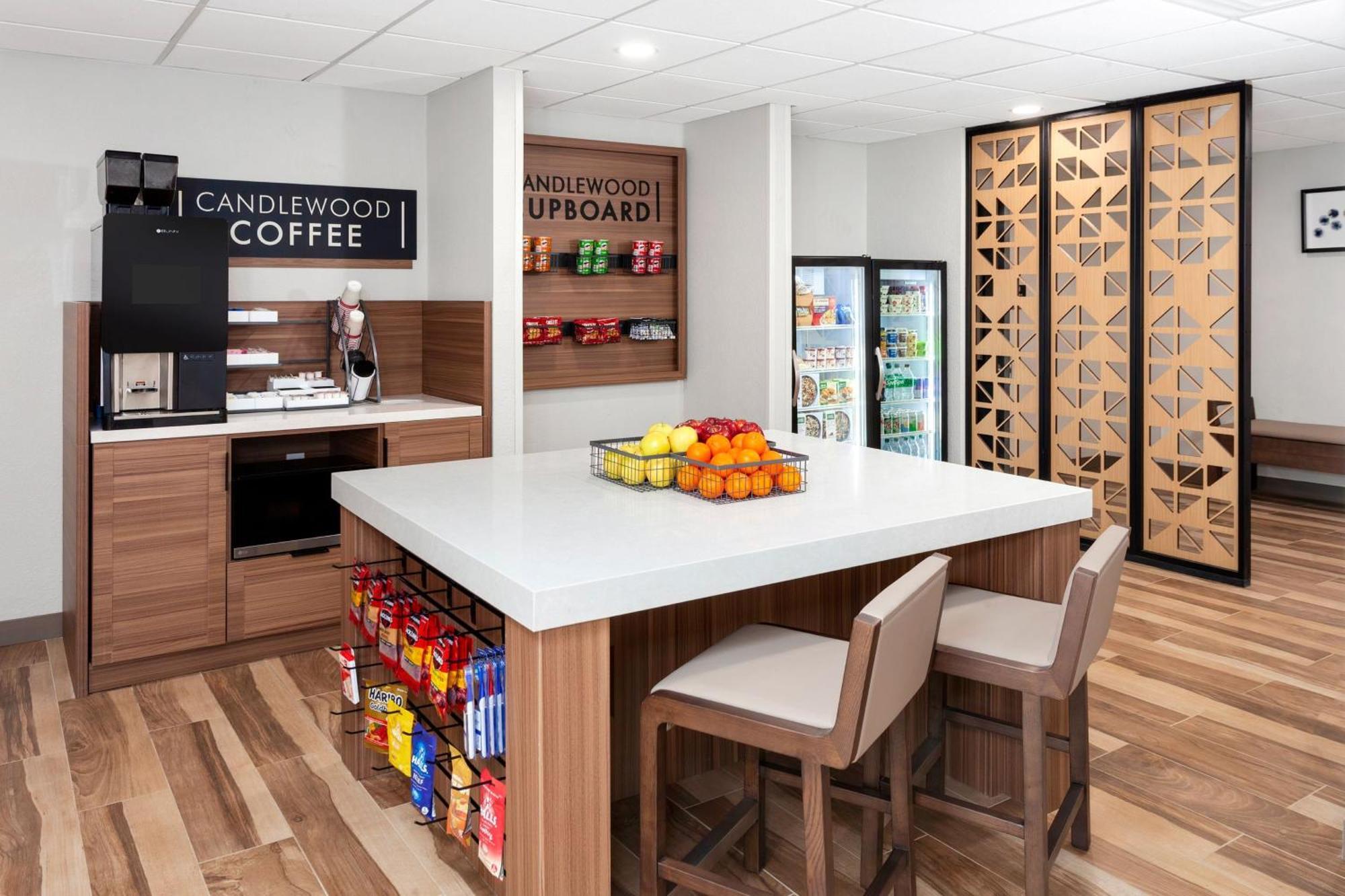 Candlewood Suites Columbus North, An Ihg Hotel Экстерьер фото